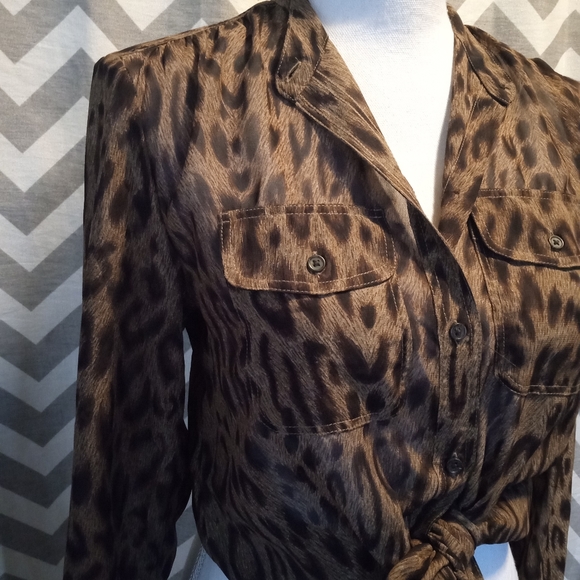 Cheetah Printed top! - Picture 2 of 6